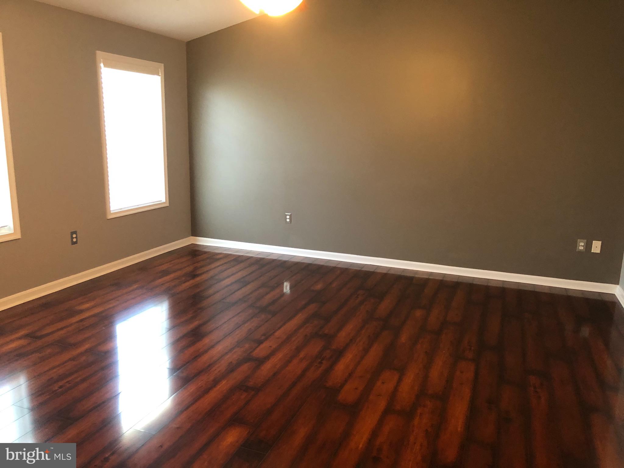 SEASONS LANDING - Residential