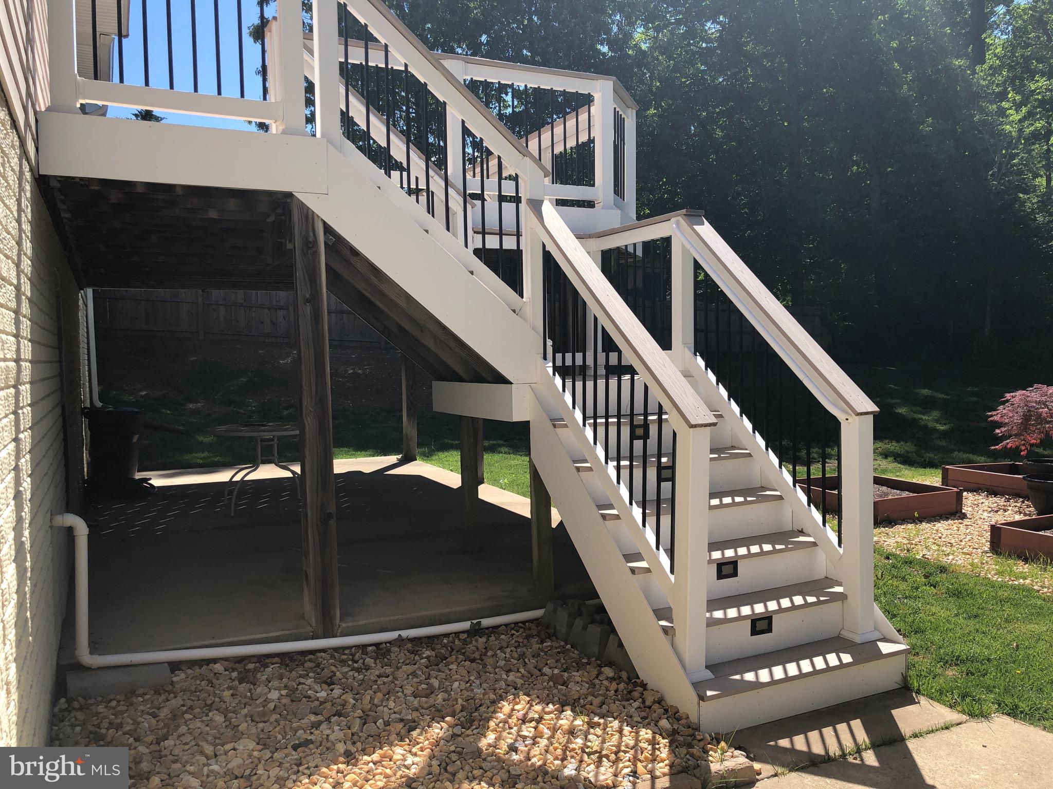 SEASONS LANDING - Residential