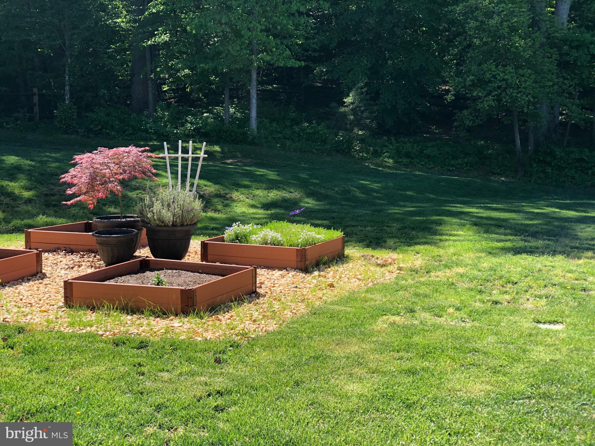 SEASONS LANDING - Residential