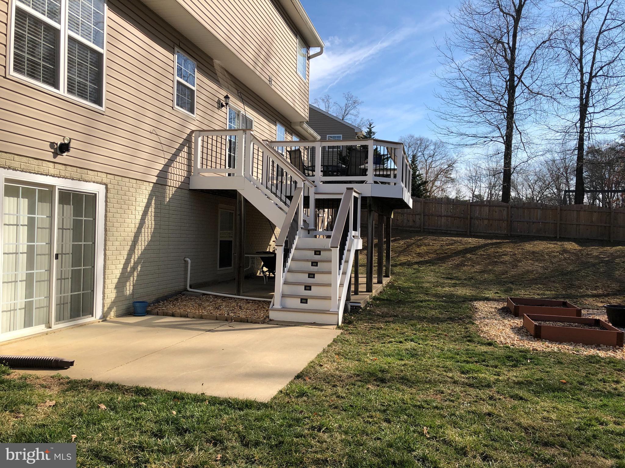 SEASONS LANDING - Residential