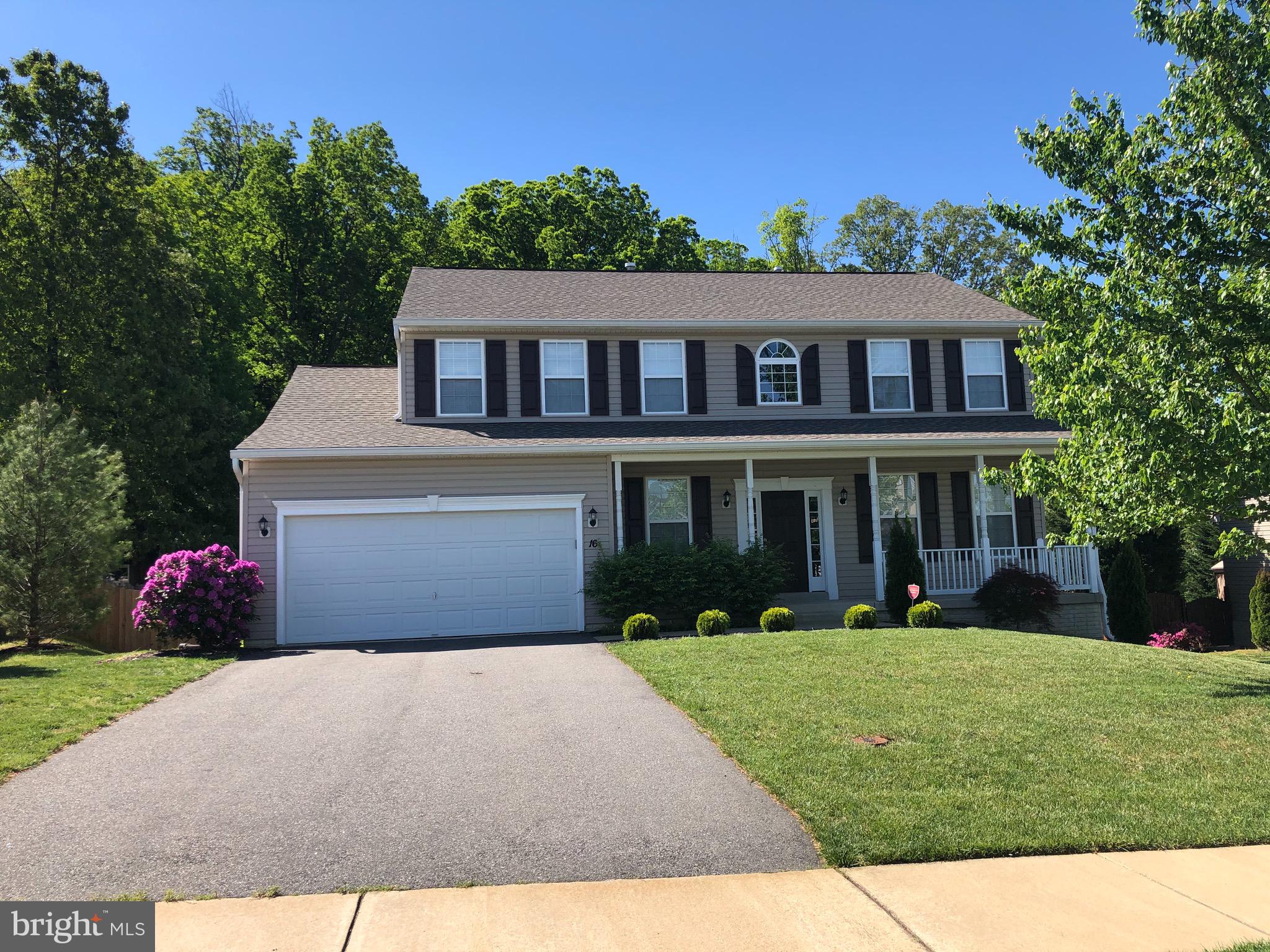 SEASONS LANDING - Residential