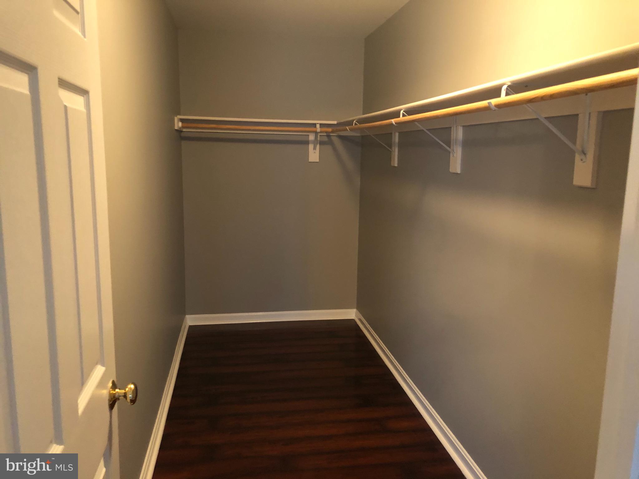 SEASONS LANDING - Residential