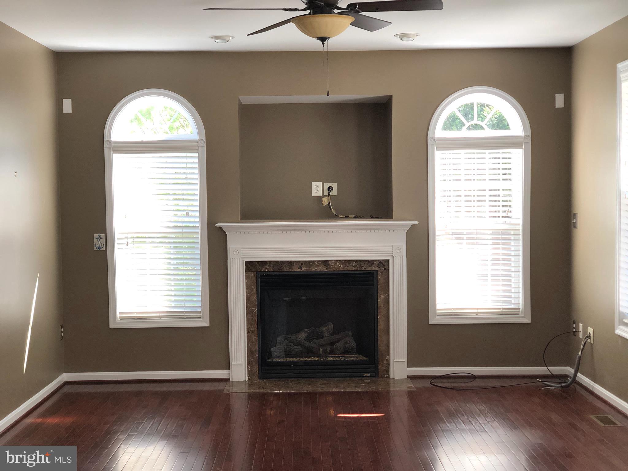 SEASONS LANDING - Residential