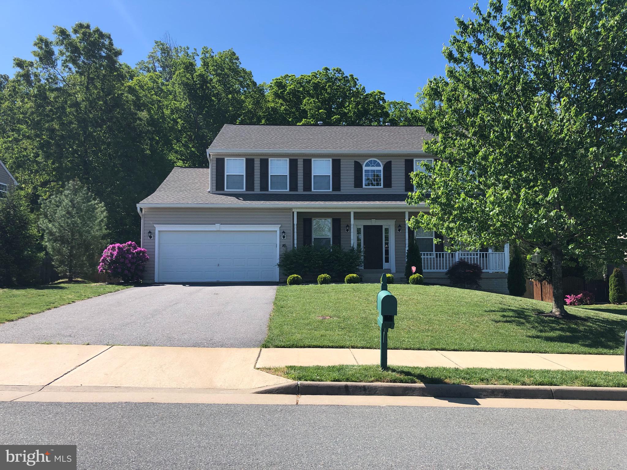 SEASONS LANDING - Residential