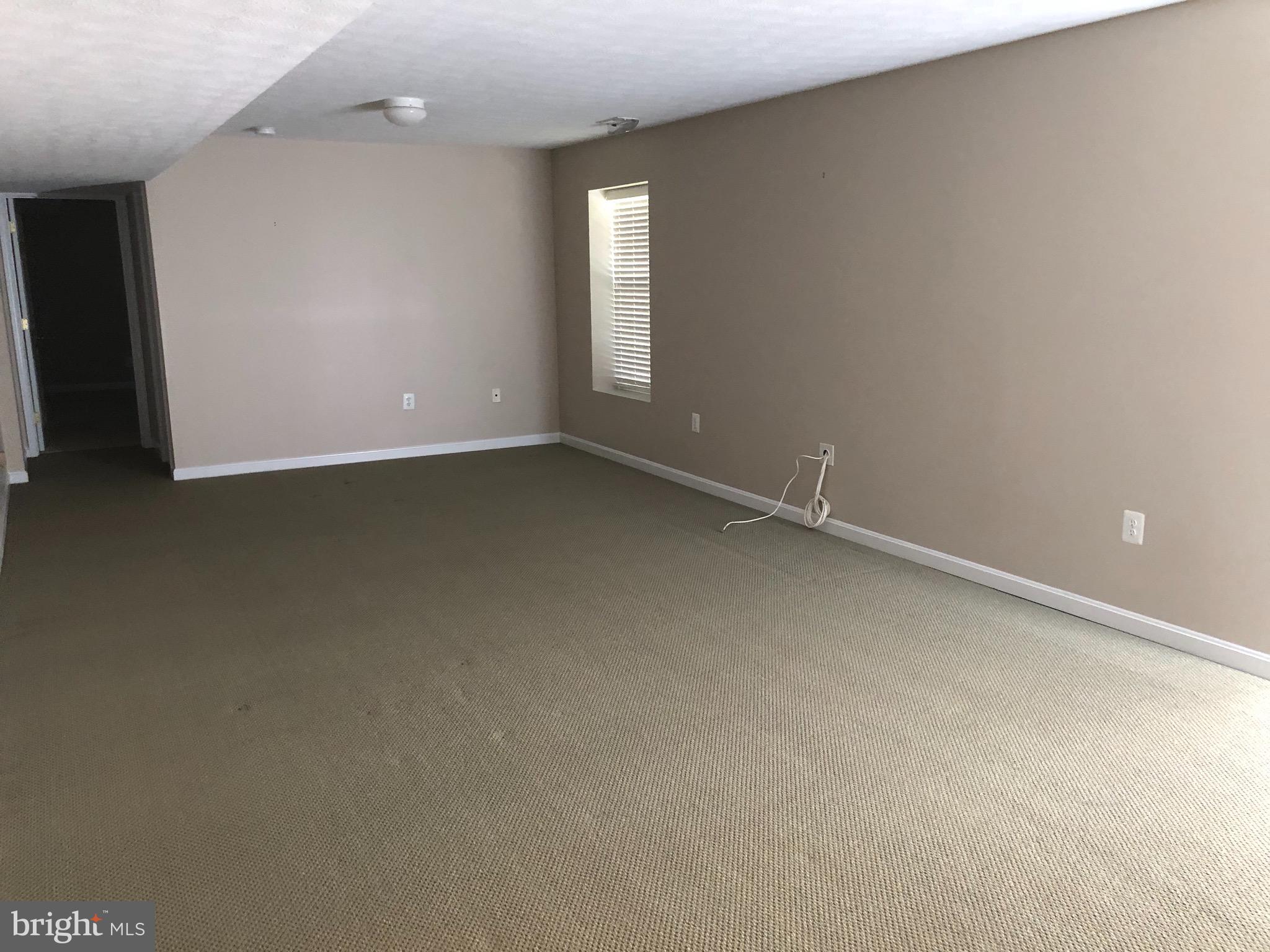 SEASONS LANDING - Residential