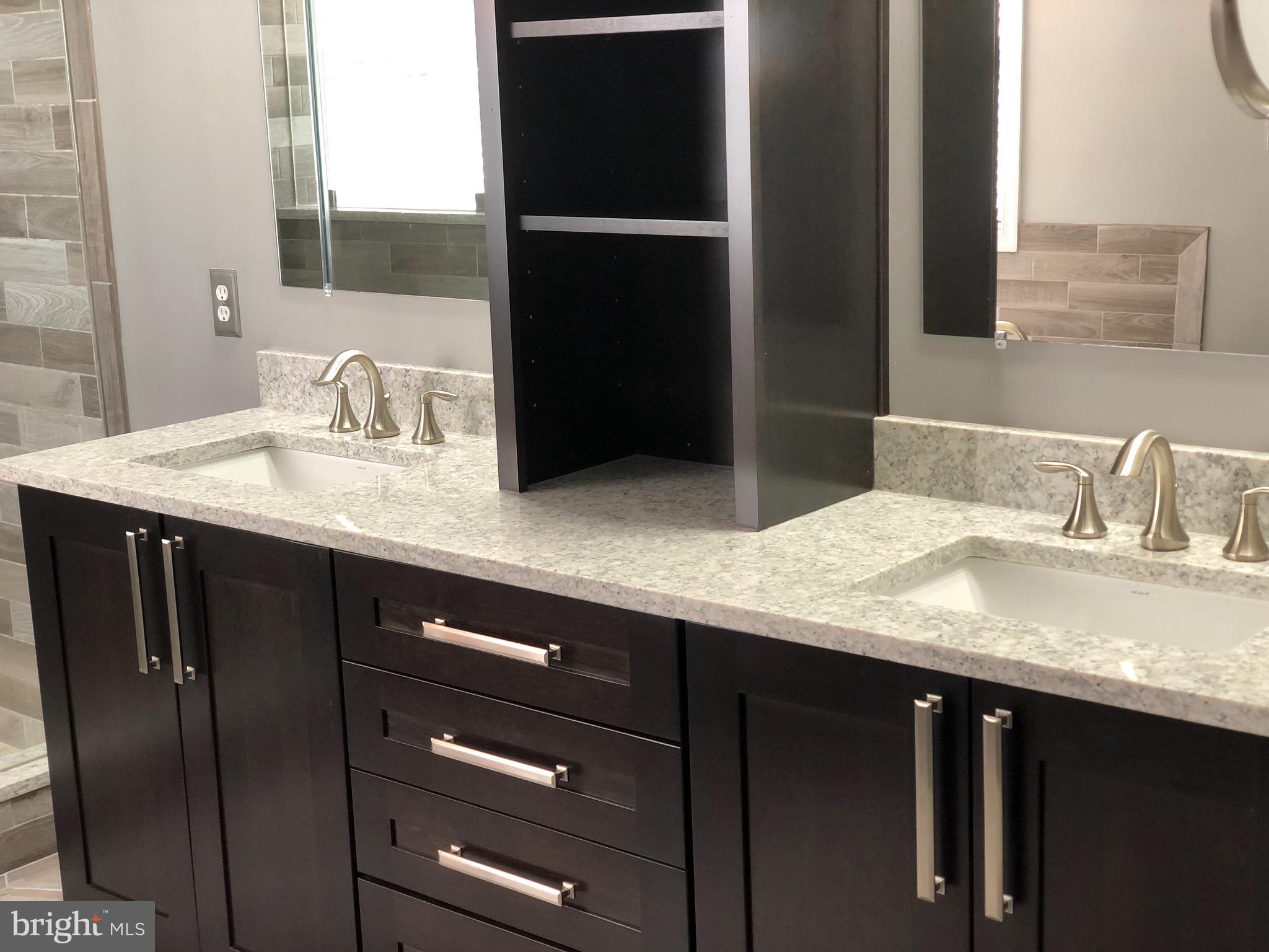 SEASONS LANDING - Residential