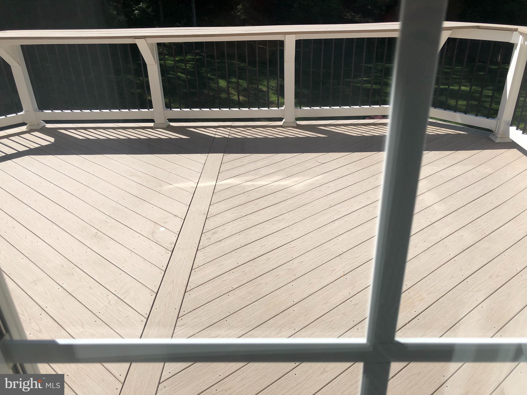 SEASONS LANDING - Residential