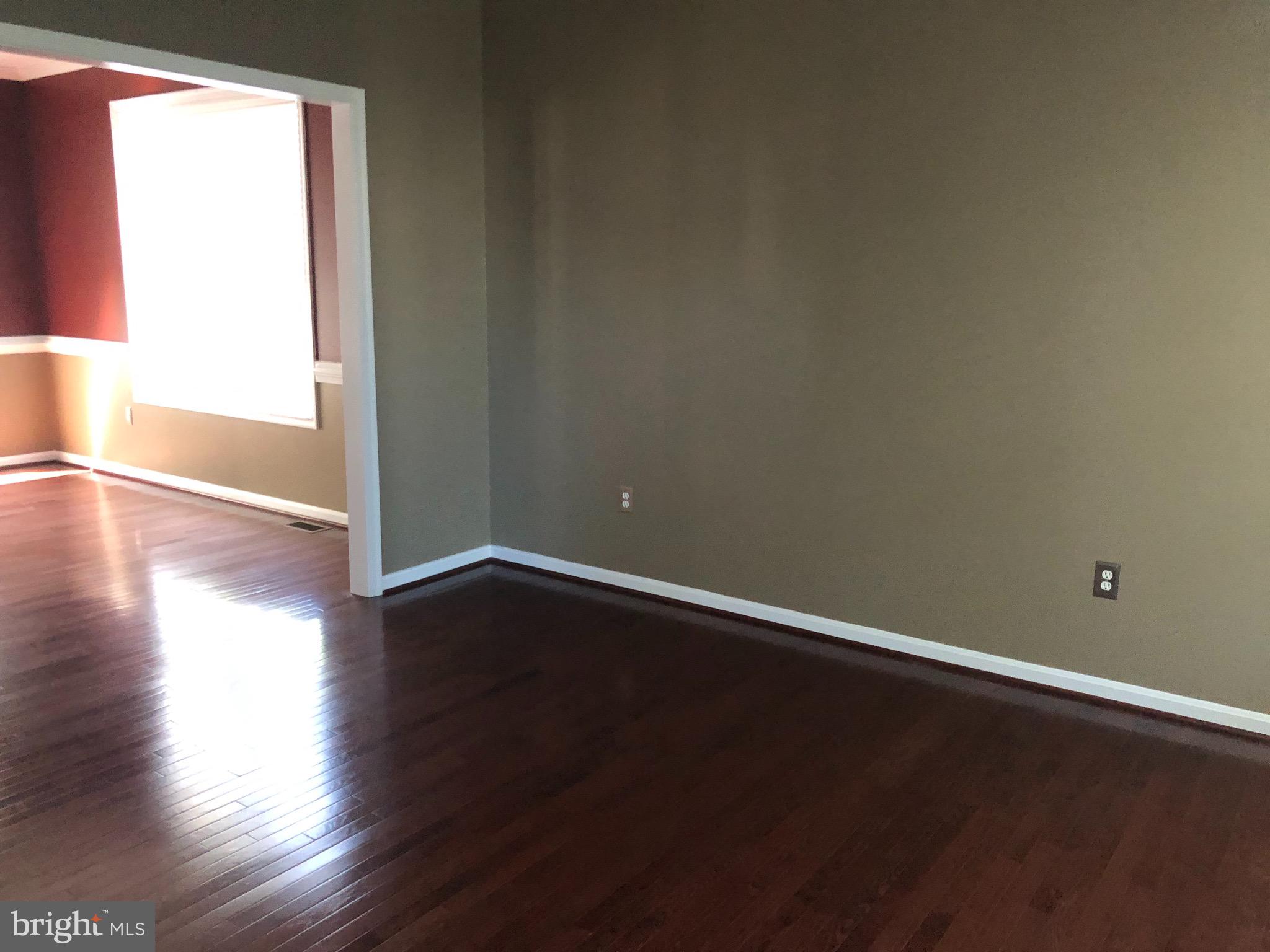 SEASONS LANDING - Residential