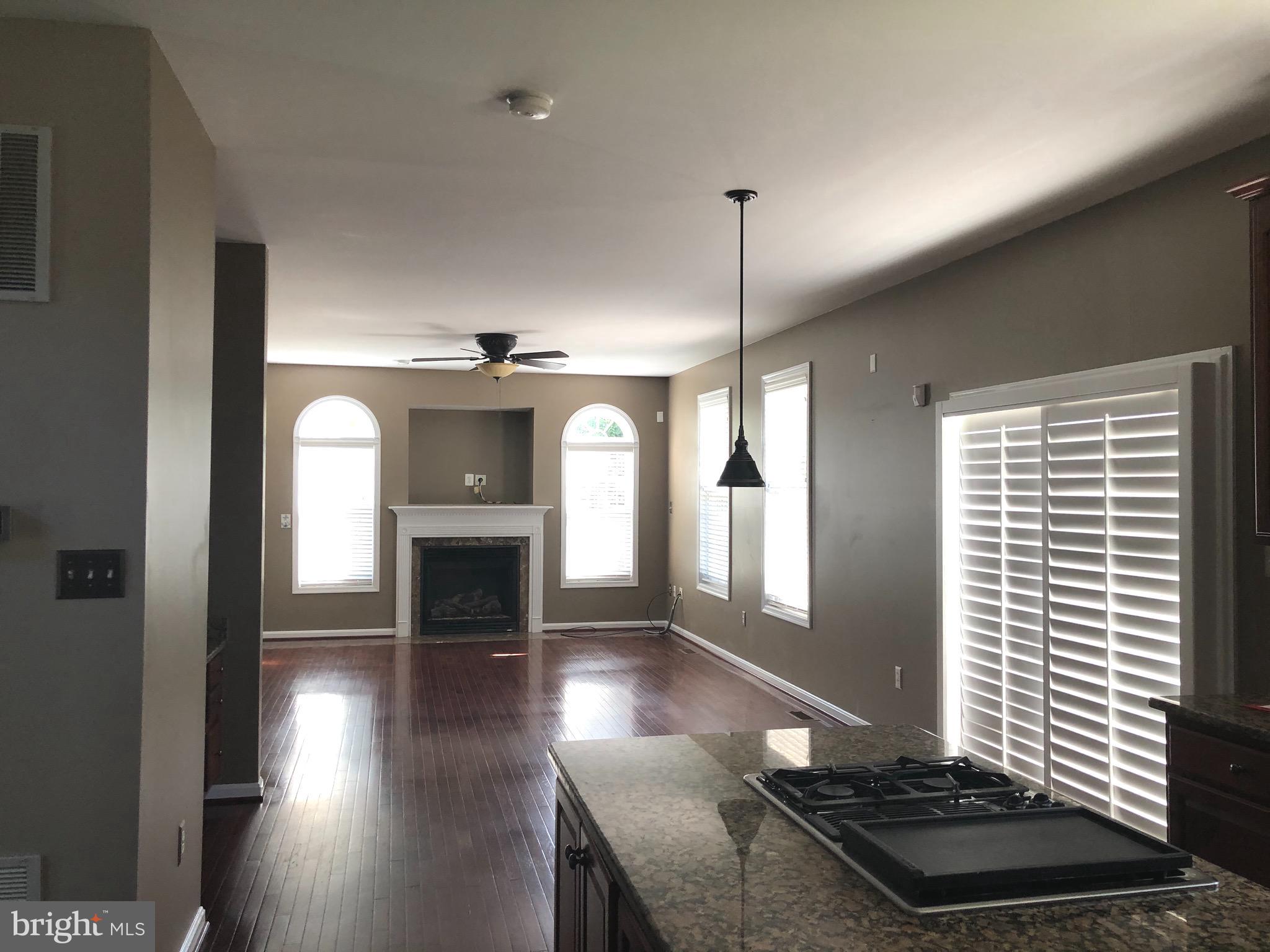 SEASONS LANDING - Residential