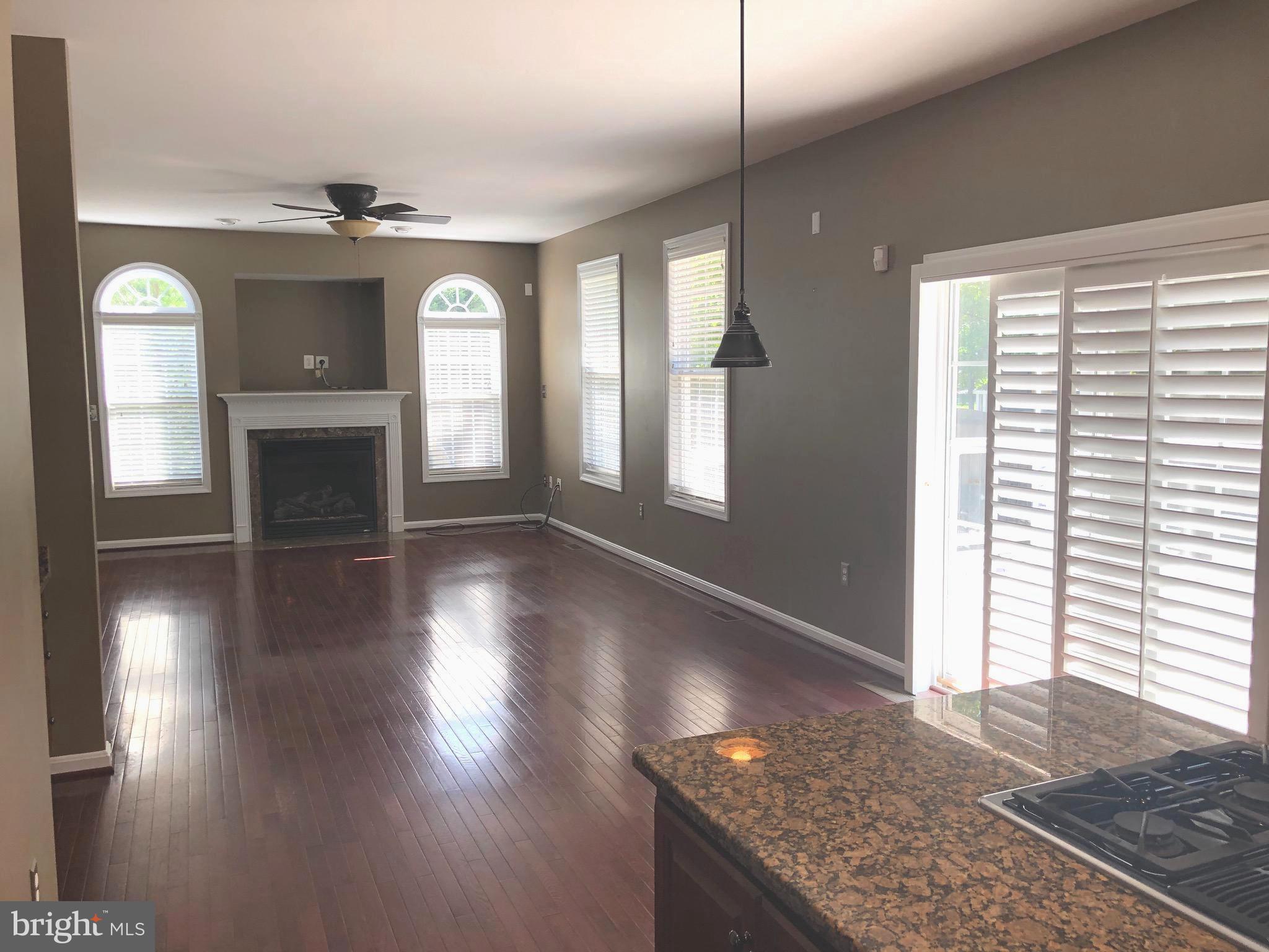 SEASONS LANDING - Residential