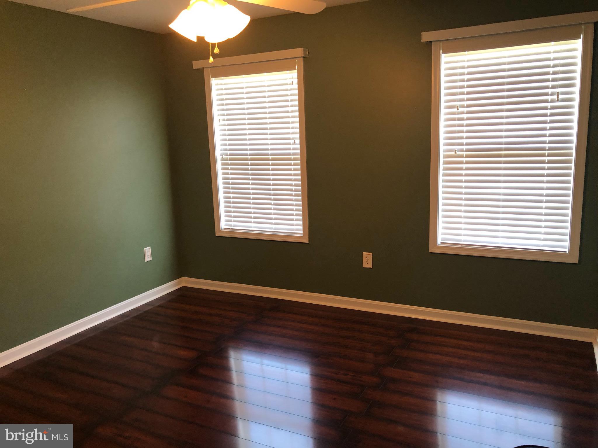 SEASONS LANDING - Residential