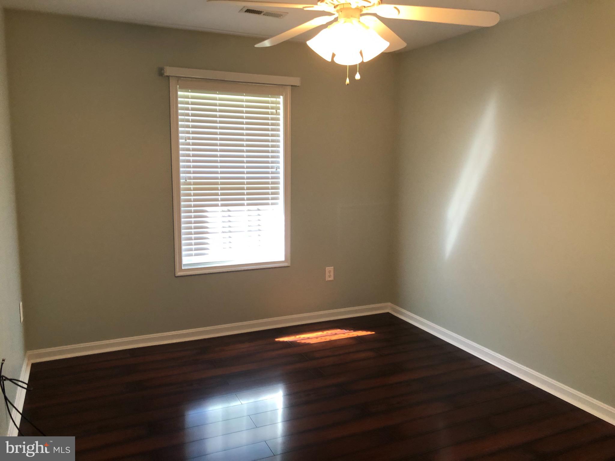 SEASONS LANDING - Residential