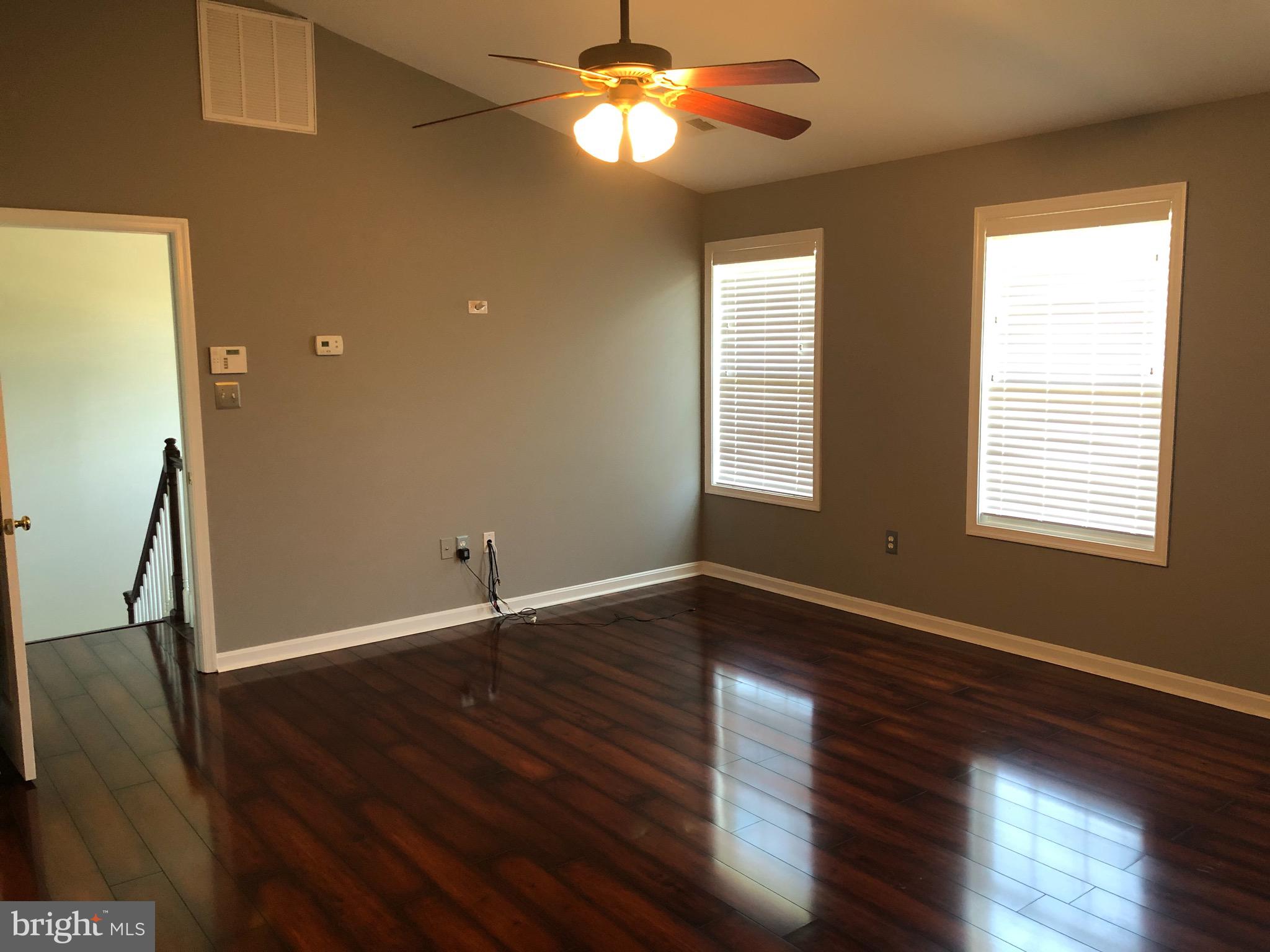 SEASONS LANDING - Residential