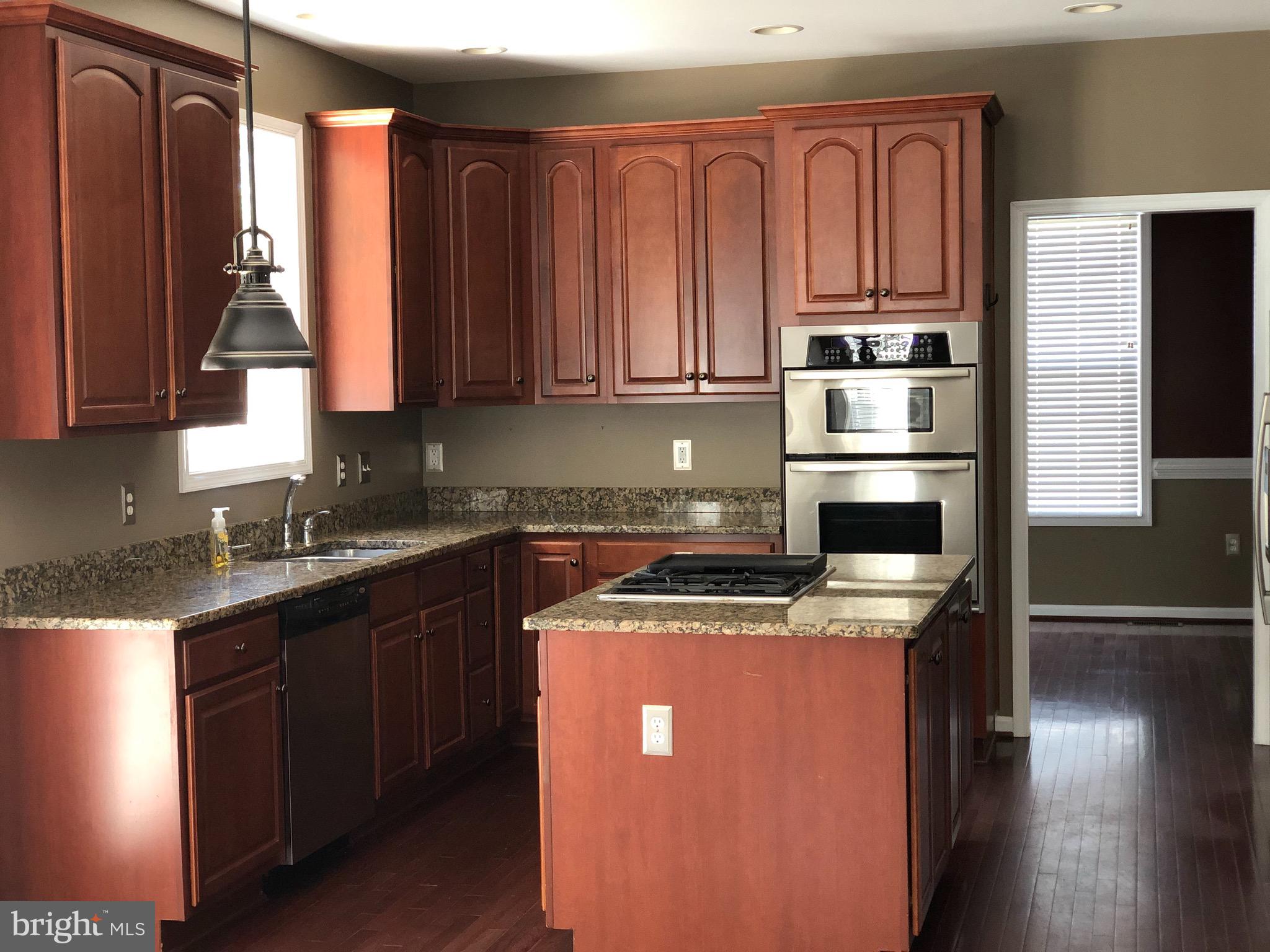 SEASONS LANDING - Residential