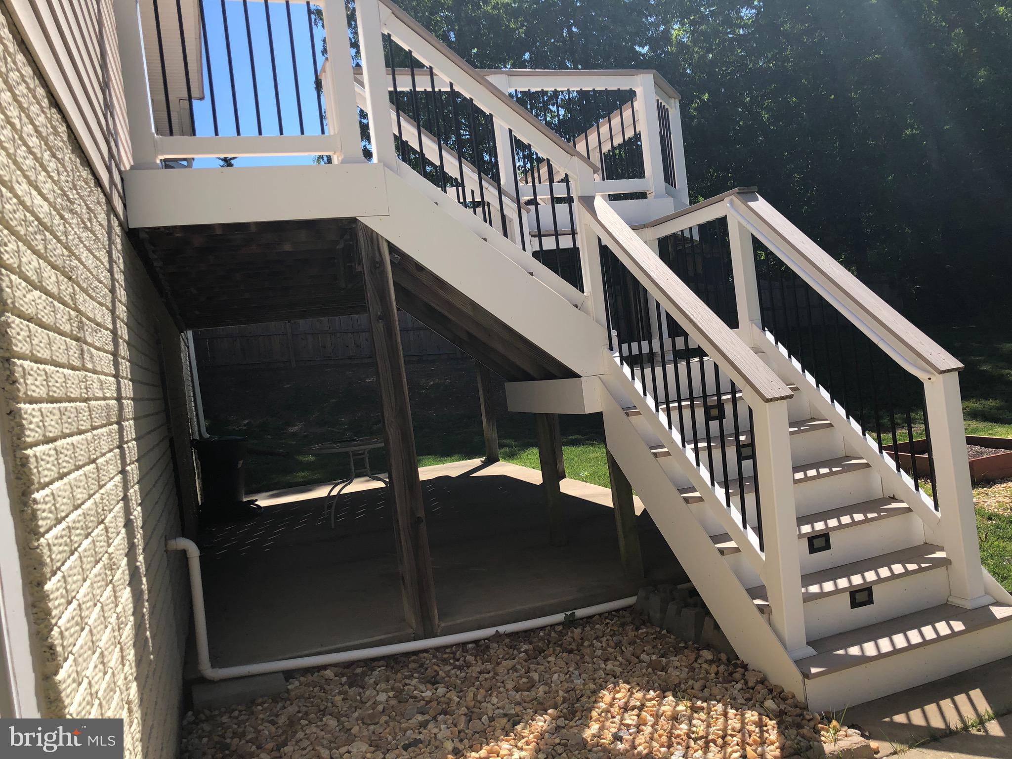 SEASONS LANDING - Residential