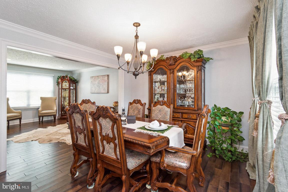 THE PROVINCES - Residential