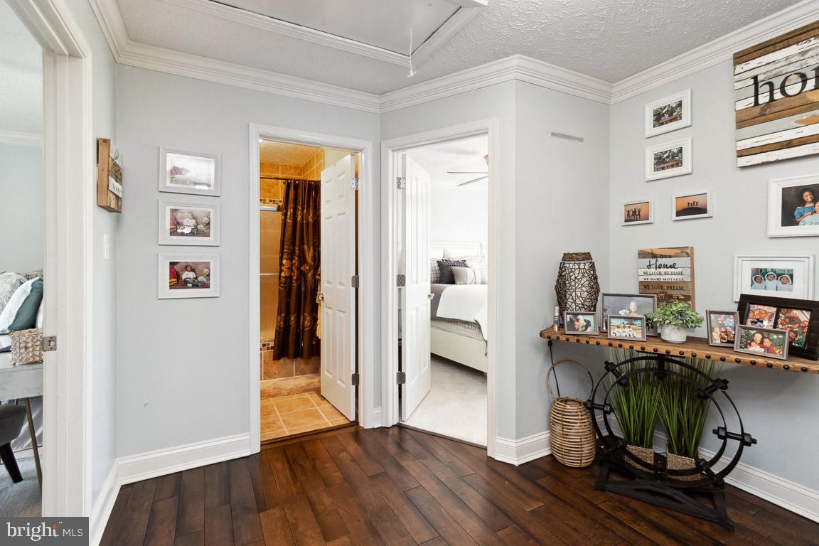 THE PROVINCES - Residential