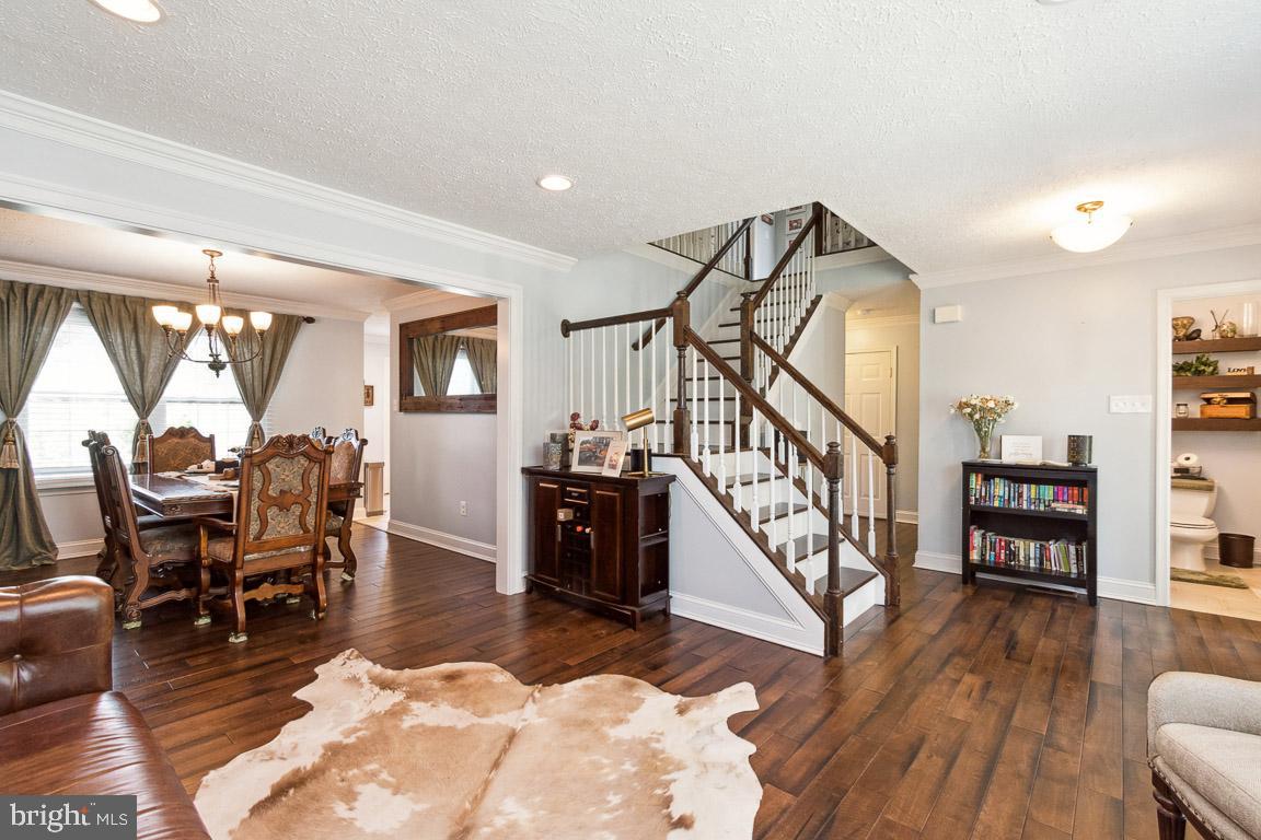 THE PROVINCES - Residential