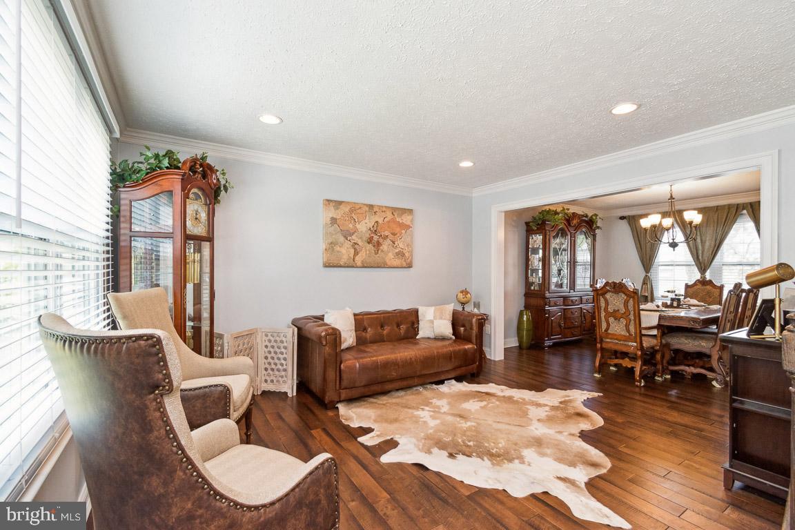 THE PROVINCES - Residential