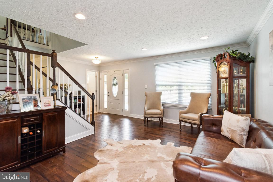 THE PROVINCES - Residential