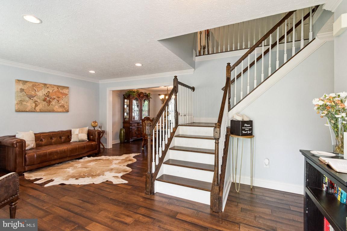 THE PROVINCES - Residential