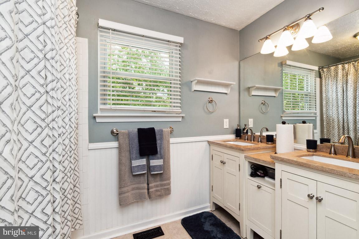 THE PROVINCES - Residential