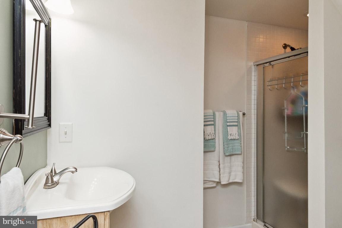 THE PROVINCES - Residential