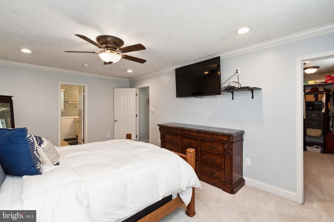 THE PROVINCES - Residential