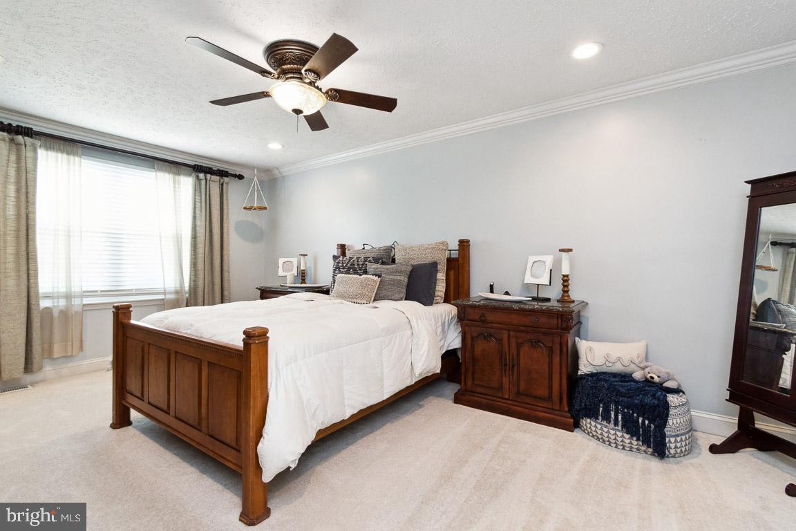 THE PROVINCES - Residential