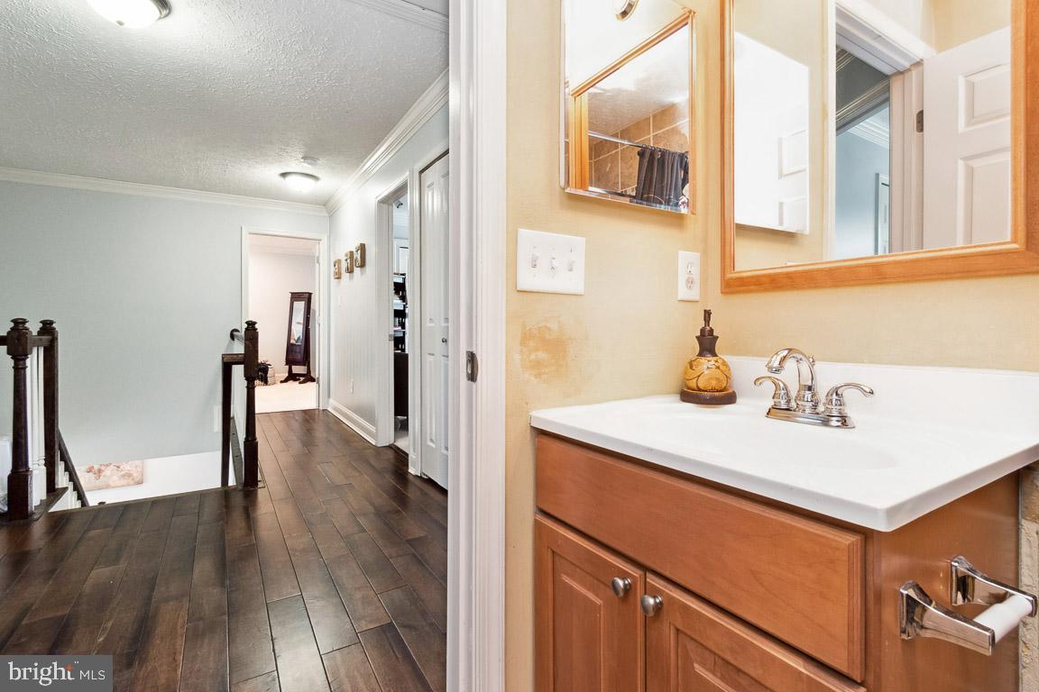 THE PROVINCES - Residential