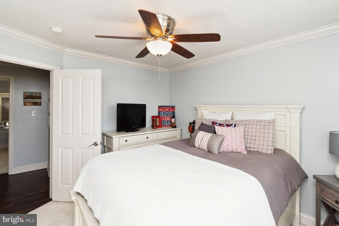 THE PROVINCES - Residential