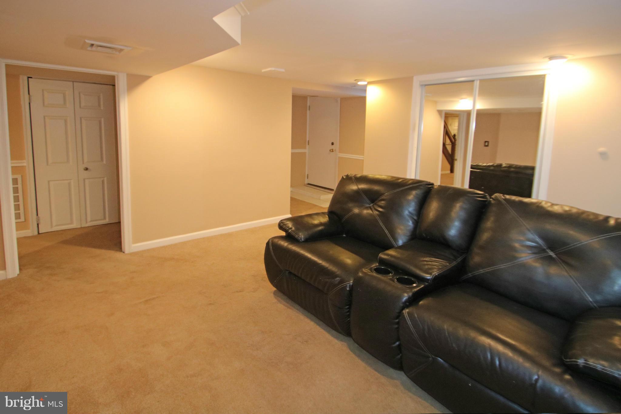 WEST HILLS - Residential