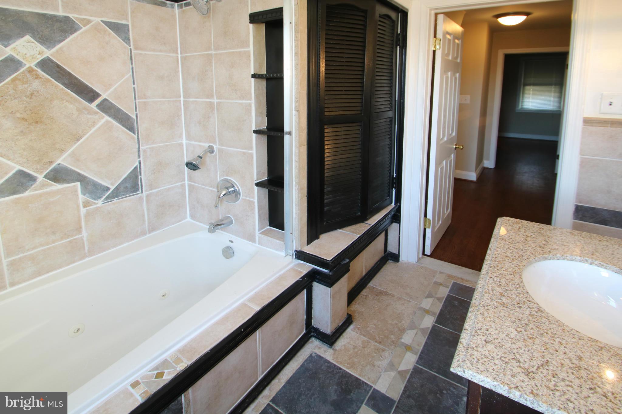 WEST HILLS - Residential