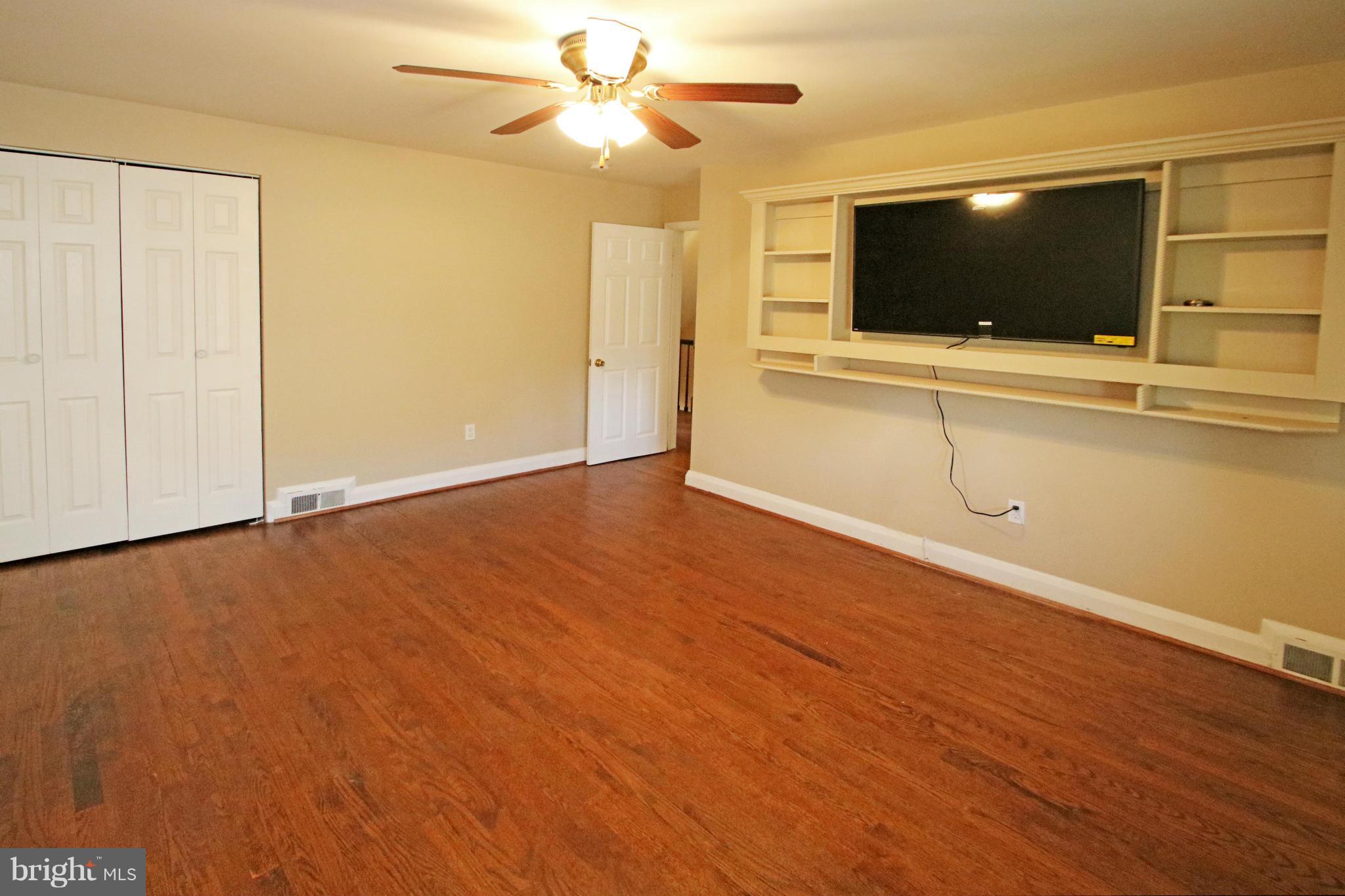 WEST HILLS - Residential