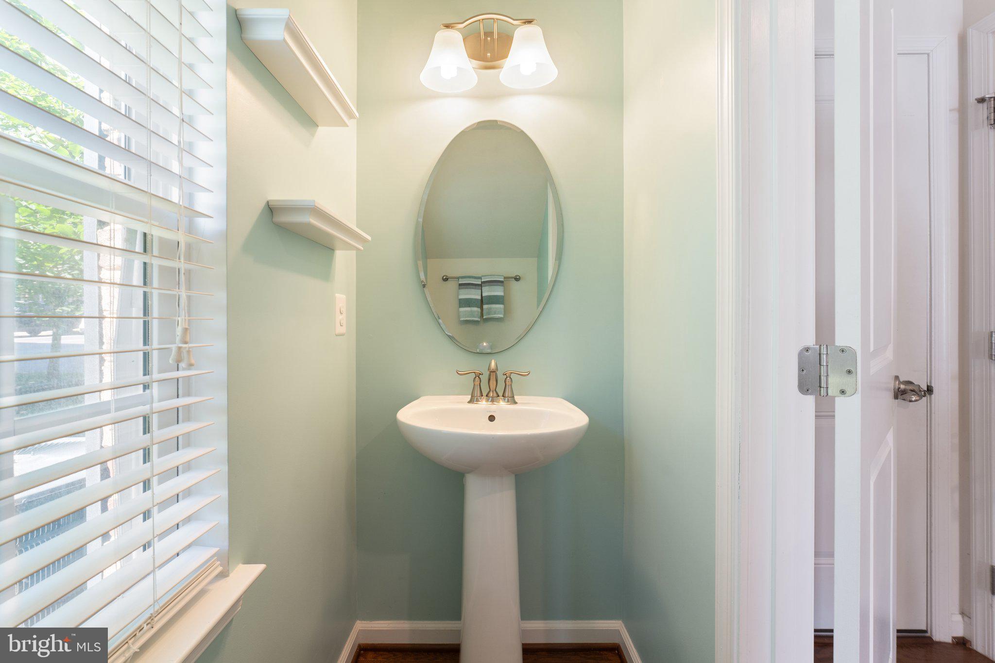 HEATHCOTE COMMONS CONDOMINIUMS - Residential Lease