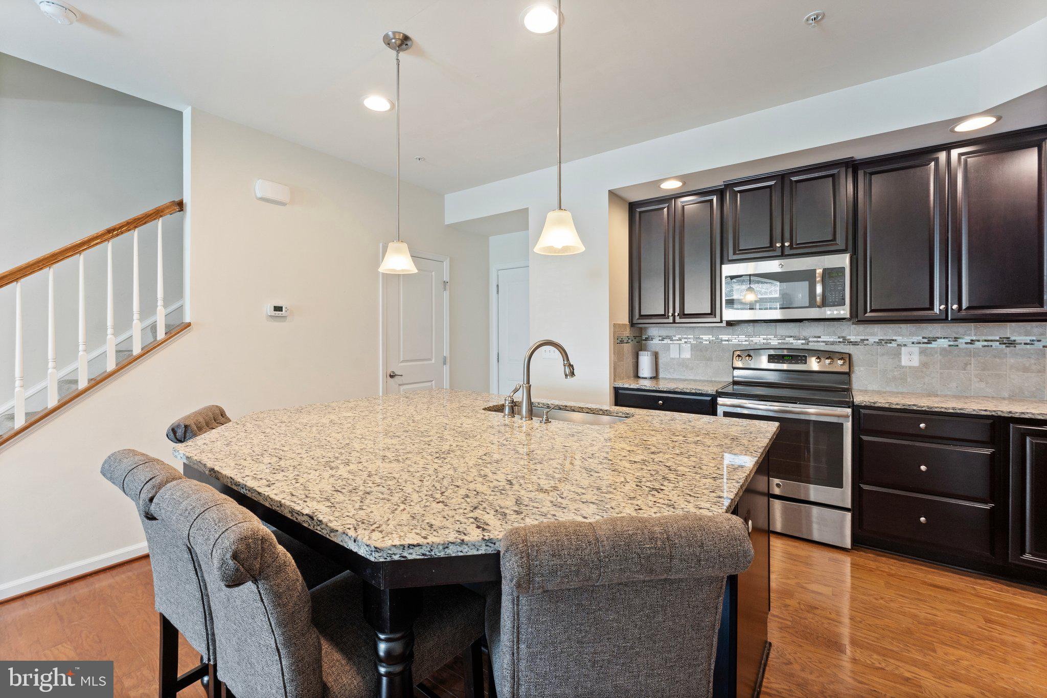 HEATHCOTE COMMONS CONDOMINIUMS - Residential Lease