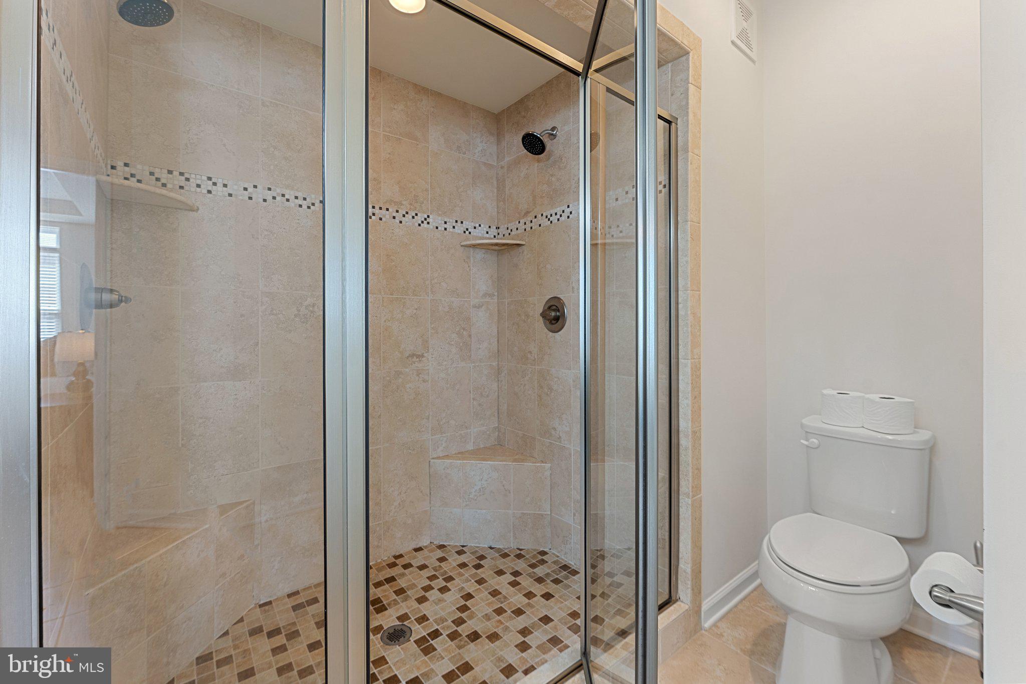 HEATHCOTE COMMONS CONDOMINIUMS - Residential Lease