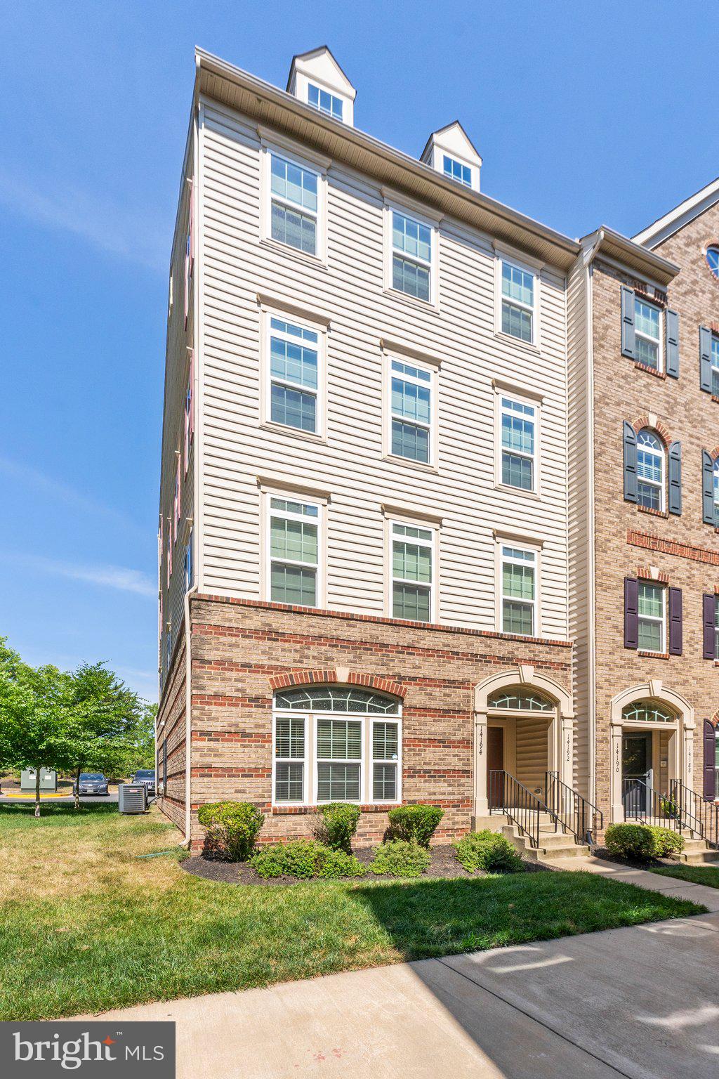 HEATHCOTE COMMONS CONDOMINIUMS - Residential Lease