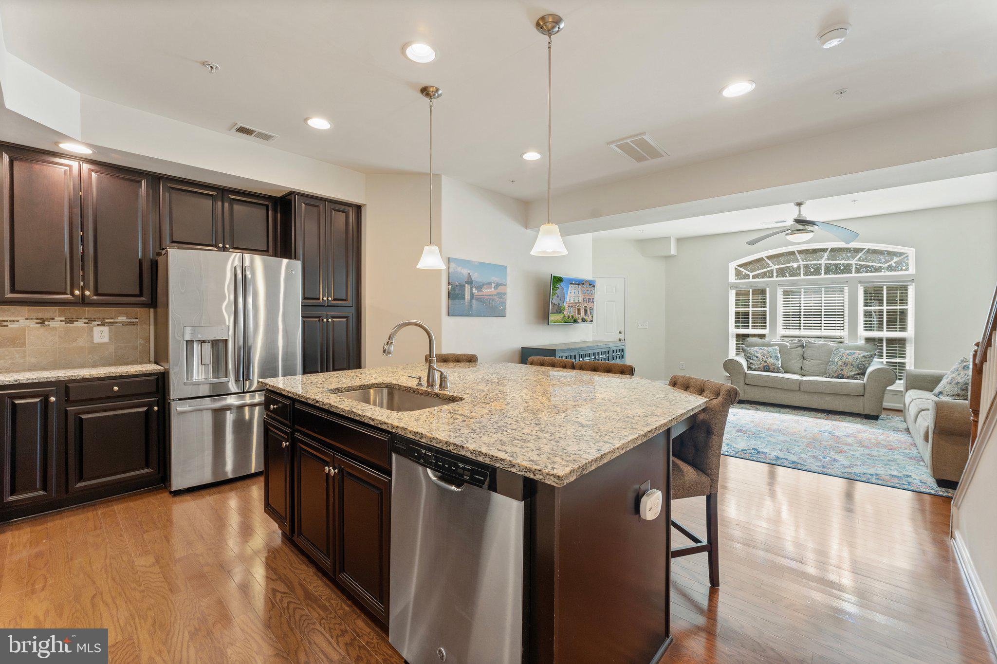 HEATHCOTE COMMONS CONDOMINIUMS - Residential Lease