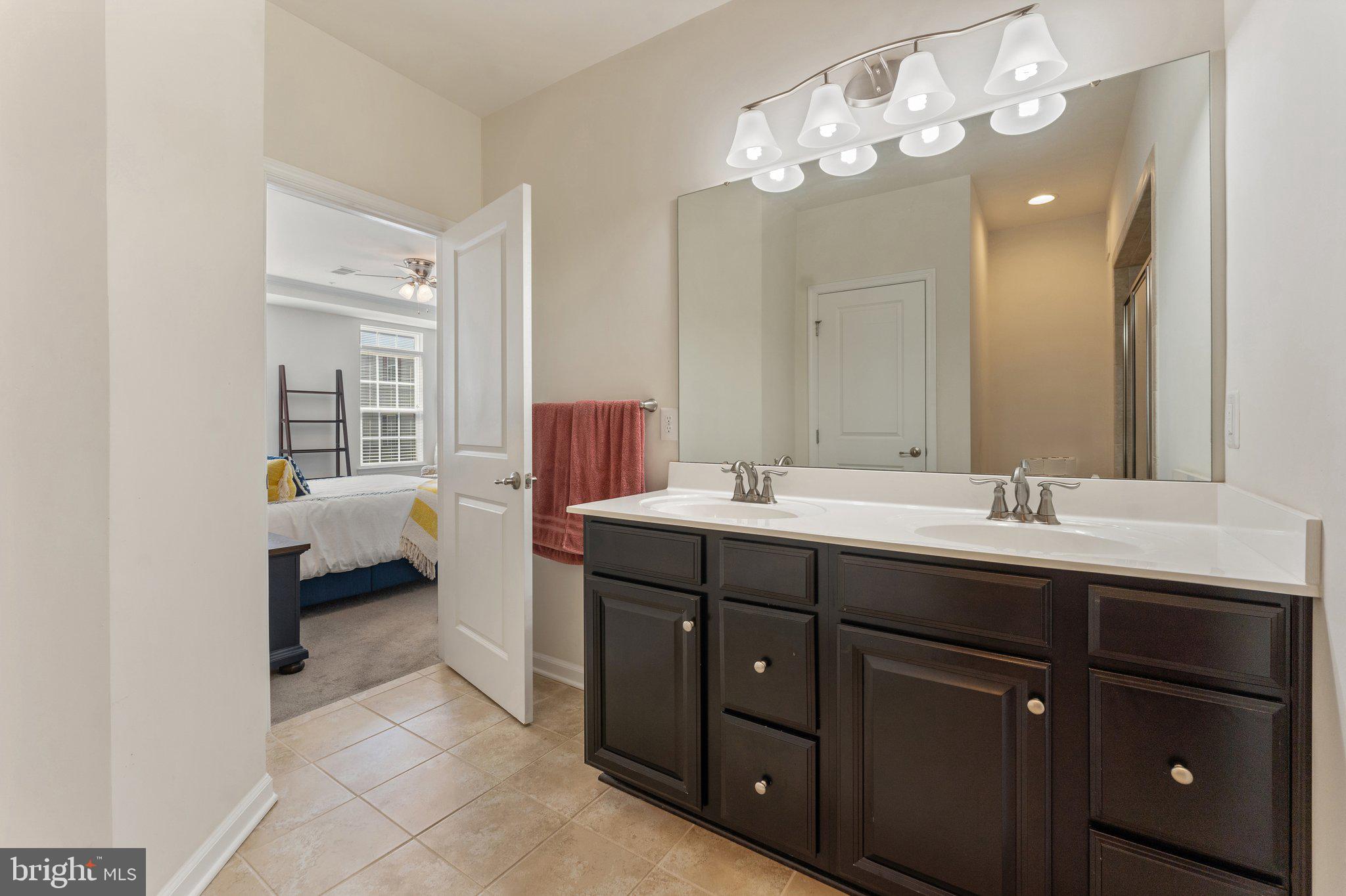 HEATHCOTE COMMONS CONDOMINIUMS - Residential Lease