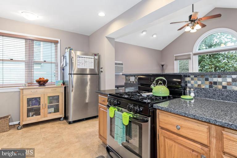 AYRLAWN - Residential Lease