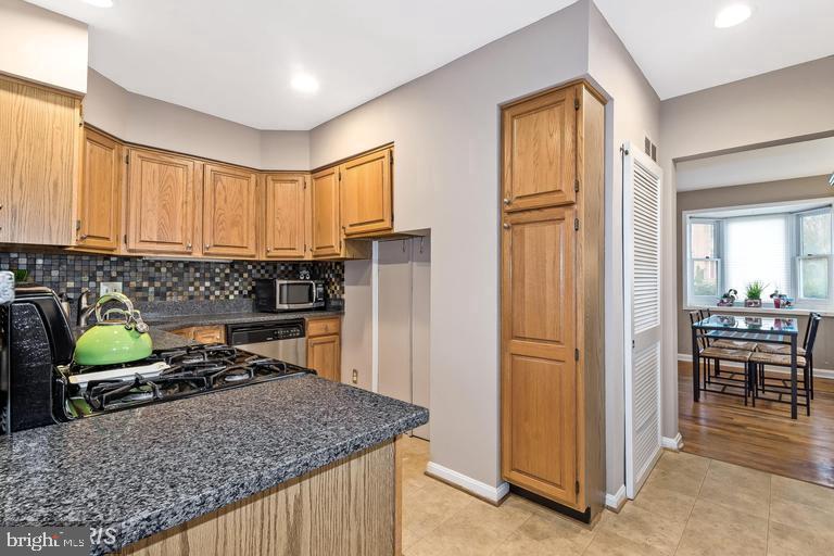 AYRLAWN - Residential Lease