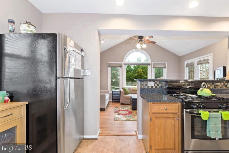 AYRLAWN - Residential Lease