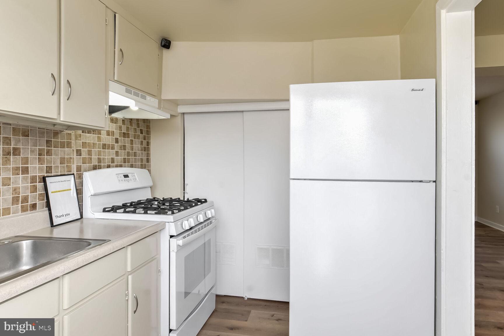 IVERSON SQUARE CONDOMINIUM - Residential