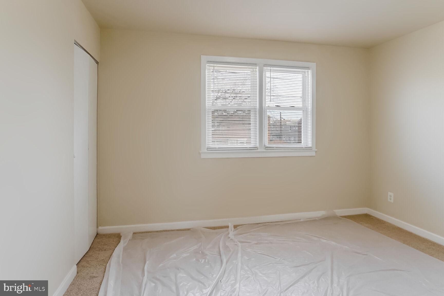 IVERSON SQUARE CONDOMINIUM - Residential