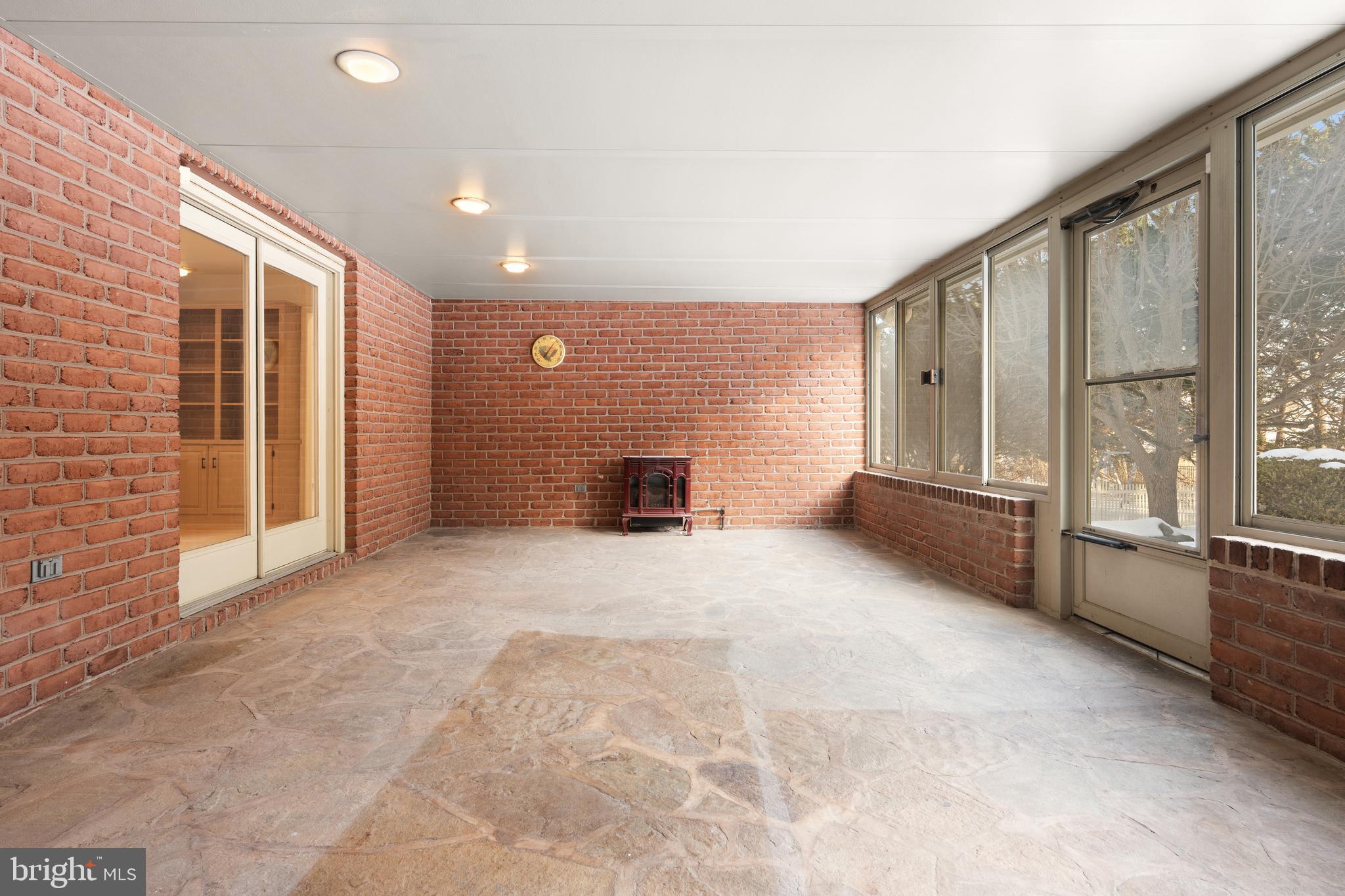 GARDEN SPOT - Residential