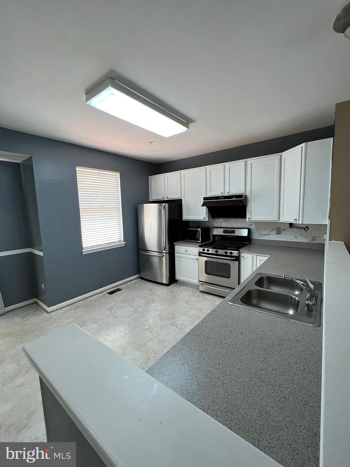 PINEY ORCHARD - Residential Lease