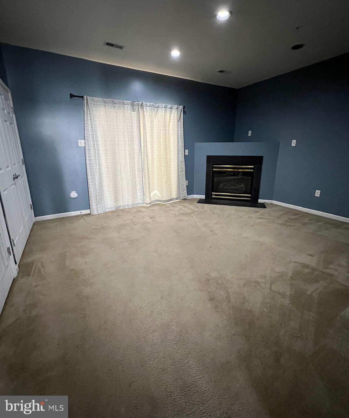 PINEY ORCHARD - Residential Lease