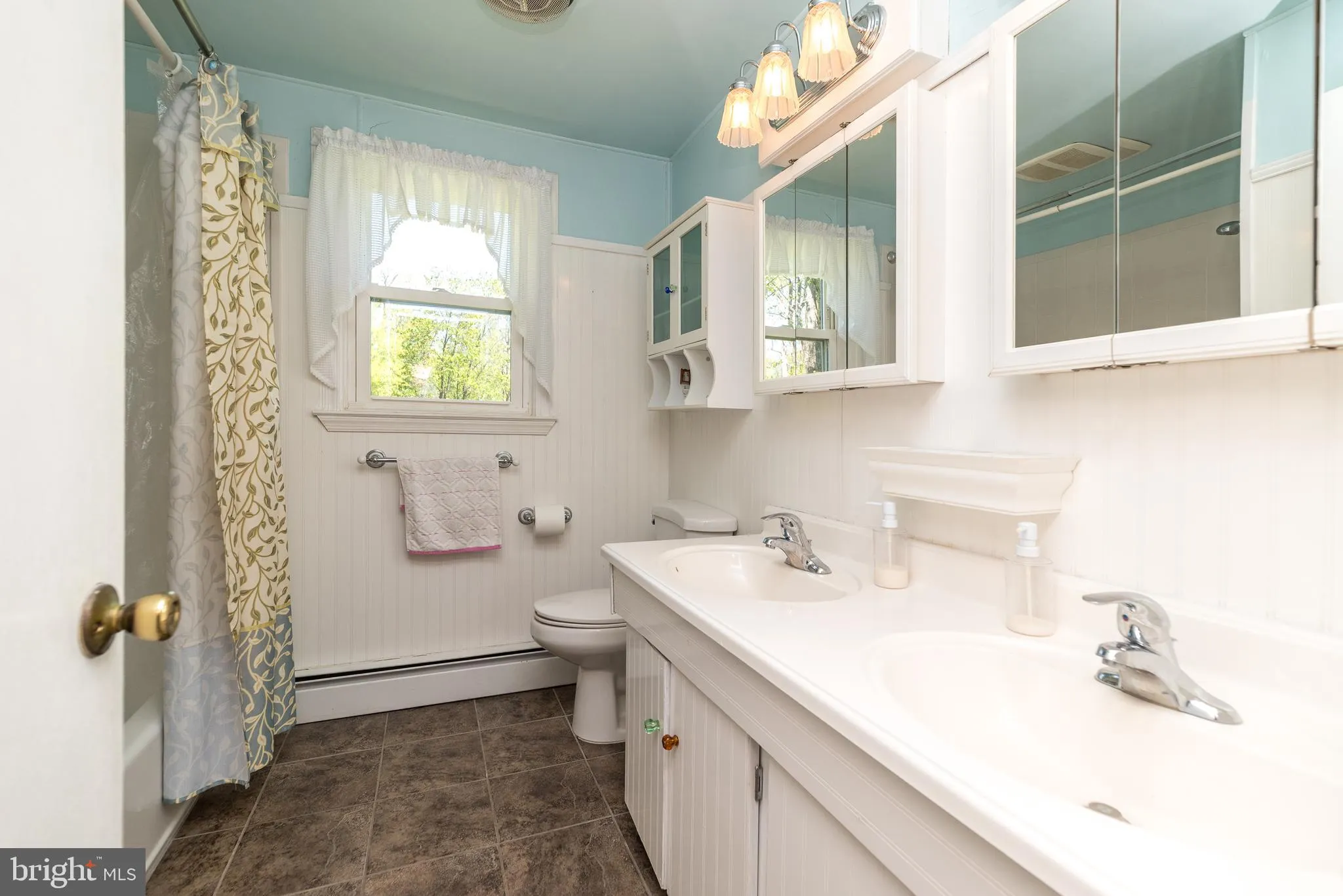 Perkasie, Pennsylvania 18944, United States, 4 Bedrooms Bedrooms, ,2 BathroomsBathrooms,Residential,Pending,122238