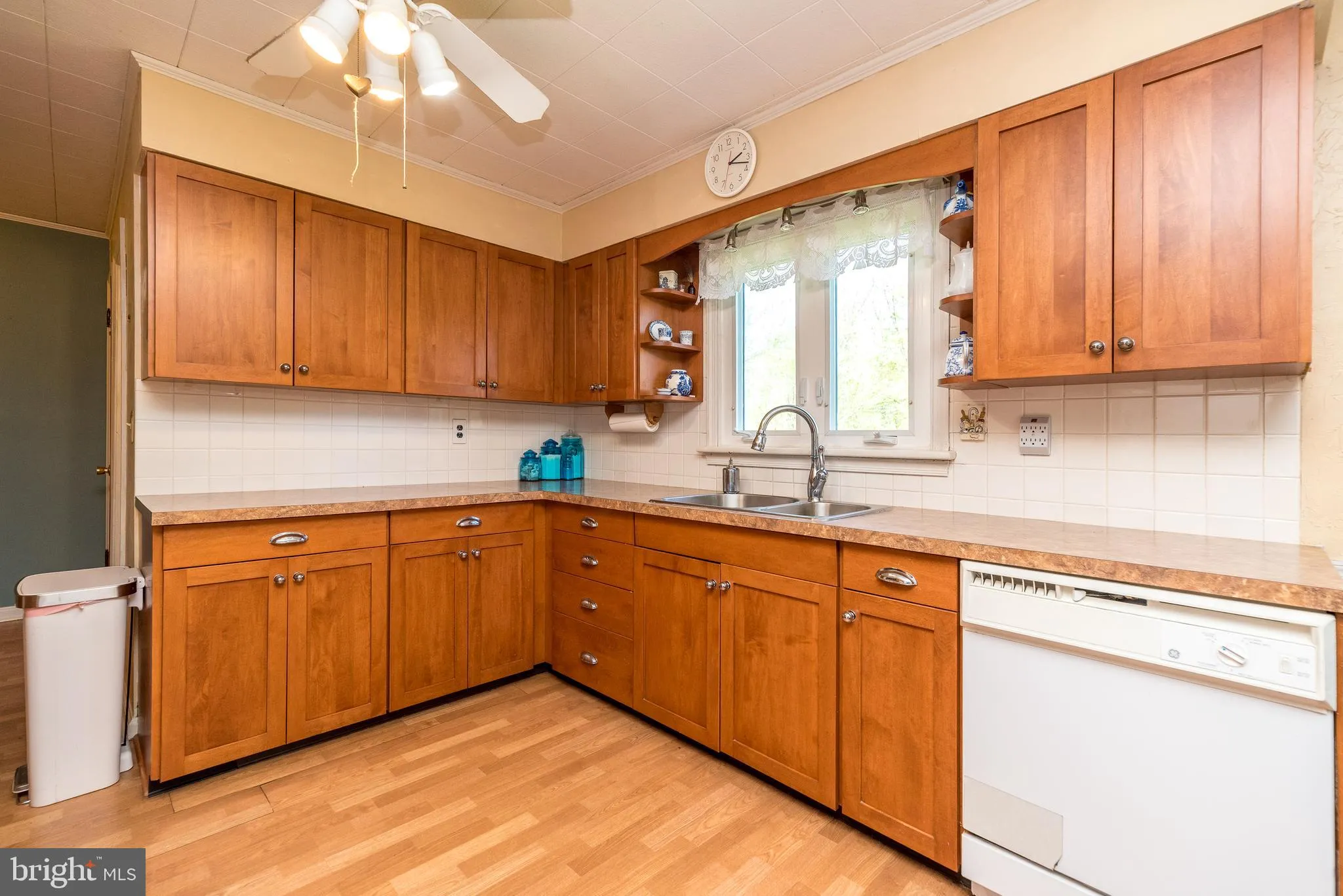 Perkasie, Pennsylvania 18944, United States, 4 Bedrooms Bedrooms, ,2 BathroomsBathrooms,Residential,Pending,122238